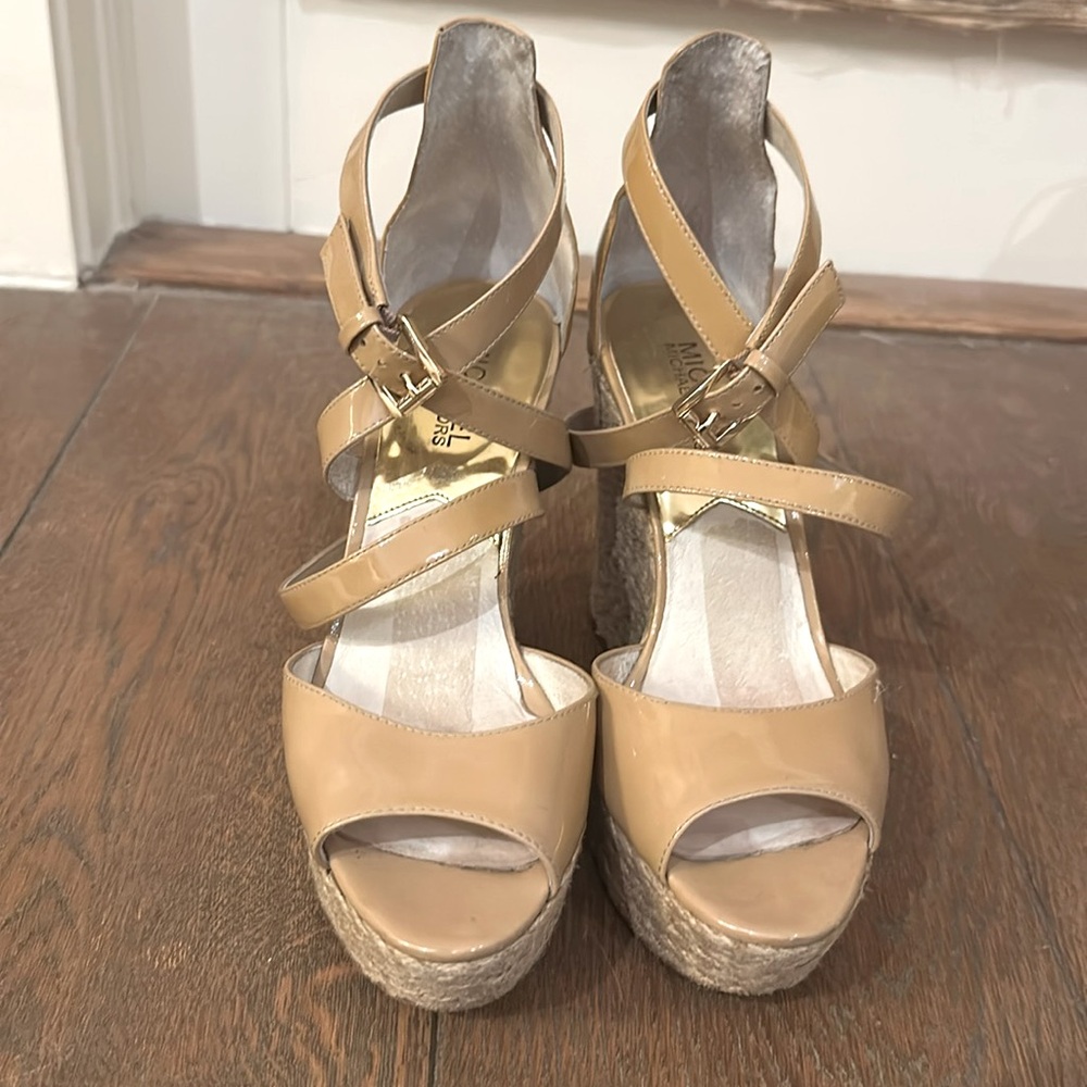 Chic Leather Wedge Sandals - Picture 2 of 7